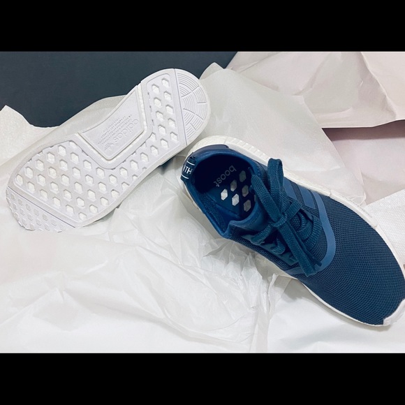 SOLD!!! SOLD!! GORGEOUS ADIDAS NMD R1 BLUE WHITE. - Picture 4 of 6